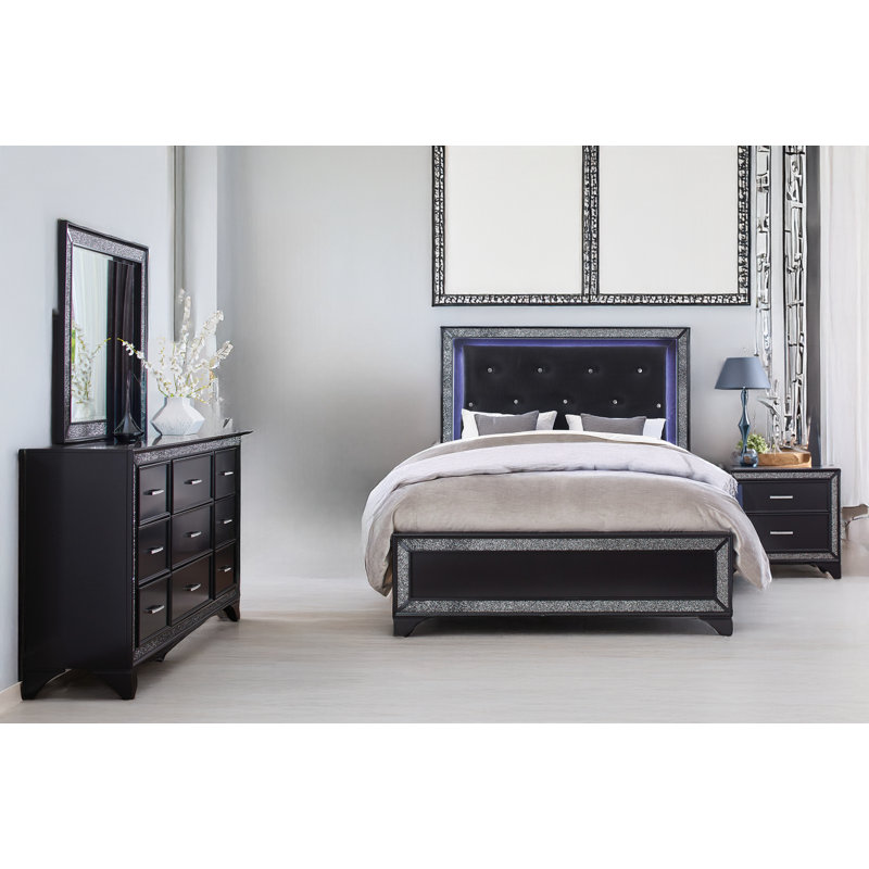 Geneva Black Faux Leather Upholstered Tufted LED Panel Bedroom Set, Très grand
