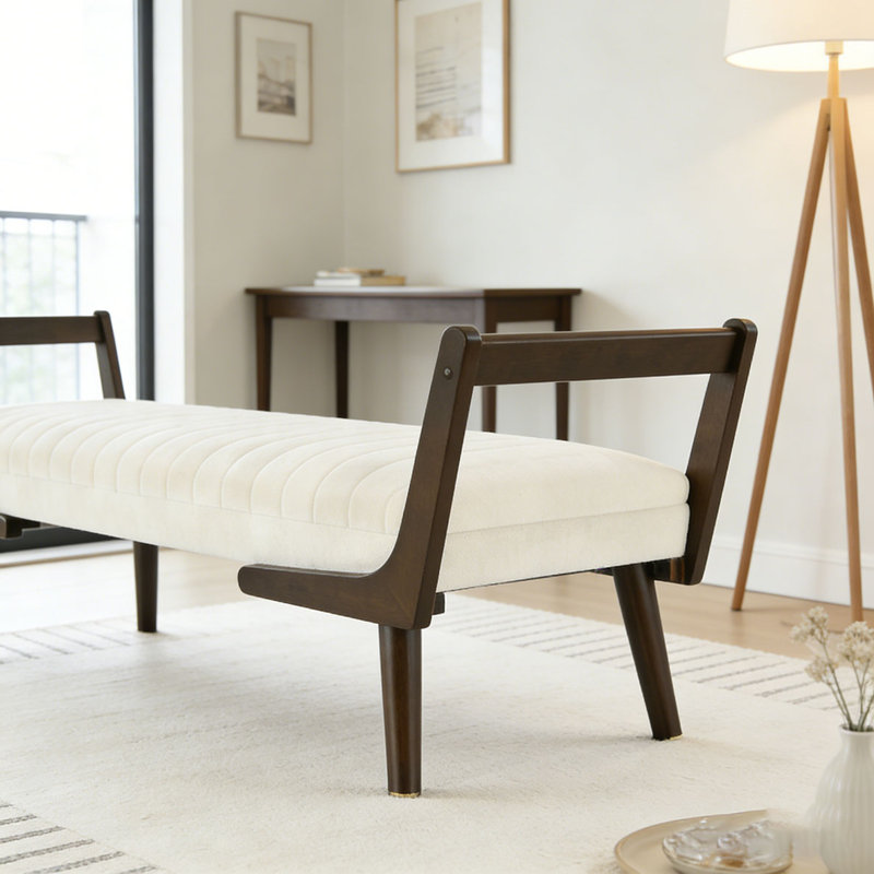 Banc 52 po Mid-Century avec pieds en bois de noyer, Beige