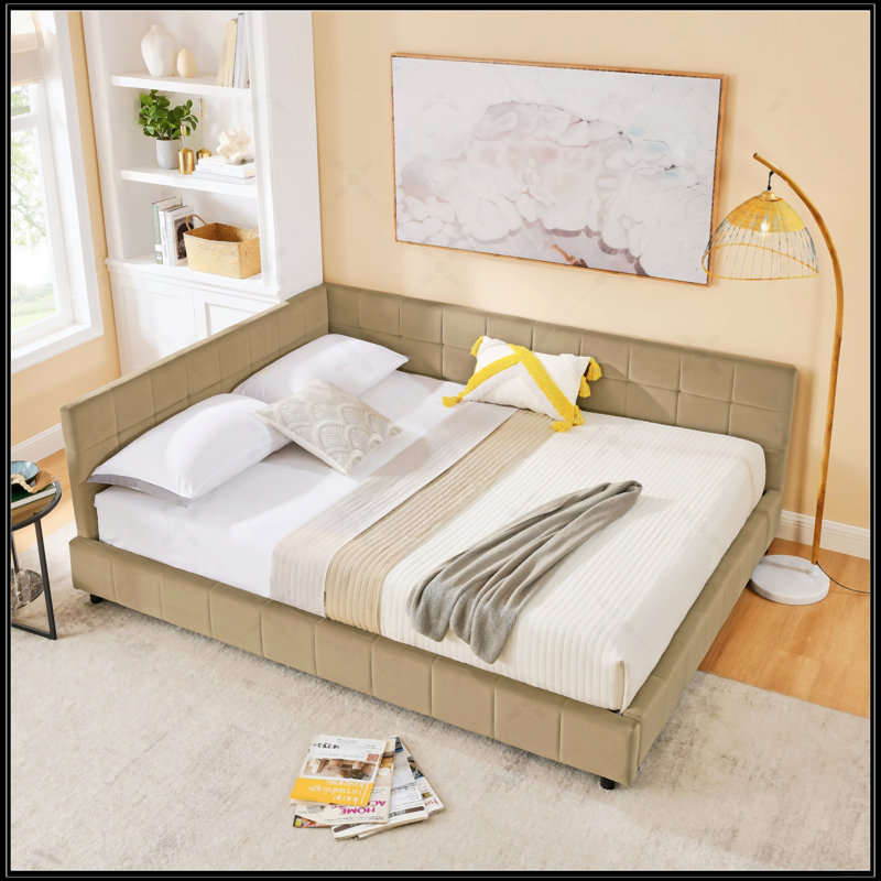 Structure de lit tapissier grand format, canapé-lit avec dossier confortable et accoudoirs pour la chambre à coucher et le salon