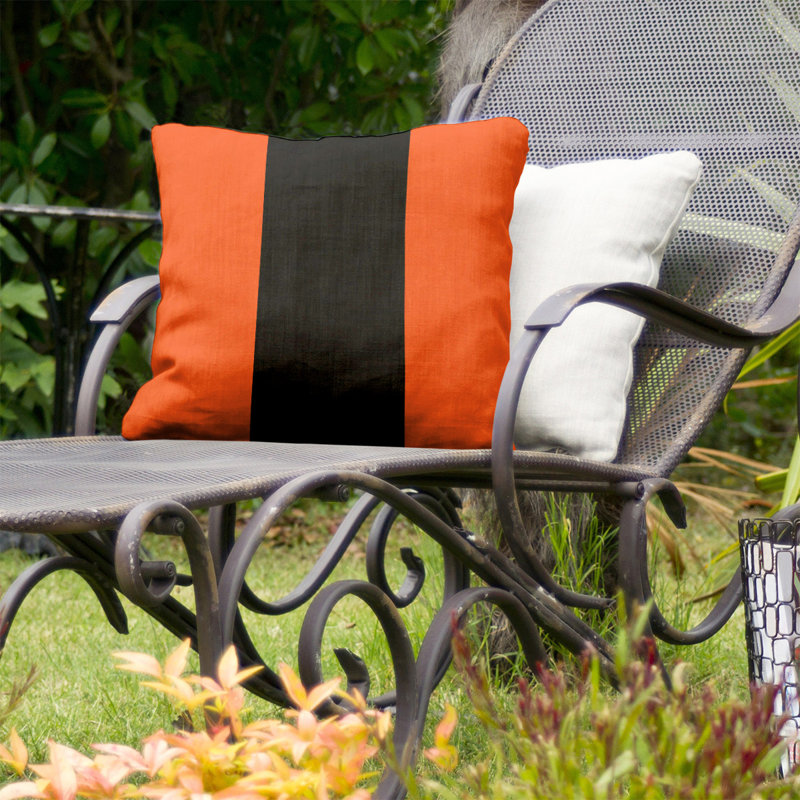 Coussin décoratif d'intérieur/d'extérieur, 16 po x 16 po, Orange / noir