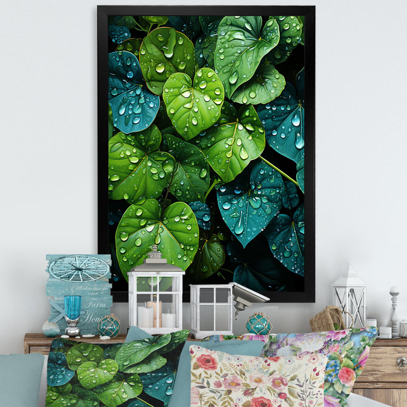 «Green Realistic Charm - Violets», art mural sur toile, H 32 po x l 24 po x P 1 po, Cadre simple noir
