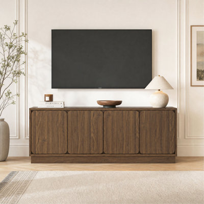 Meuble télé 63 po avec 4 portes de rangement, meuble télé avec panneau de particules en bois et trous pour câbles, meuble télé moderne pour le salon