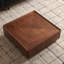 Table basse carrée de 89 cm (35 pouces) aspect noyer, deux tiroirs, piètement, design rétro, idéale pour les petits espaces, finition brillante, montage facile, plateau stable.
