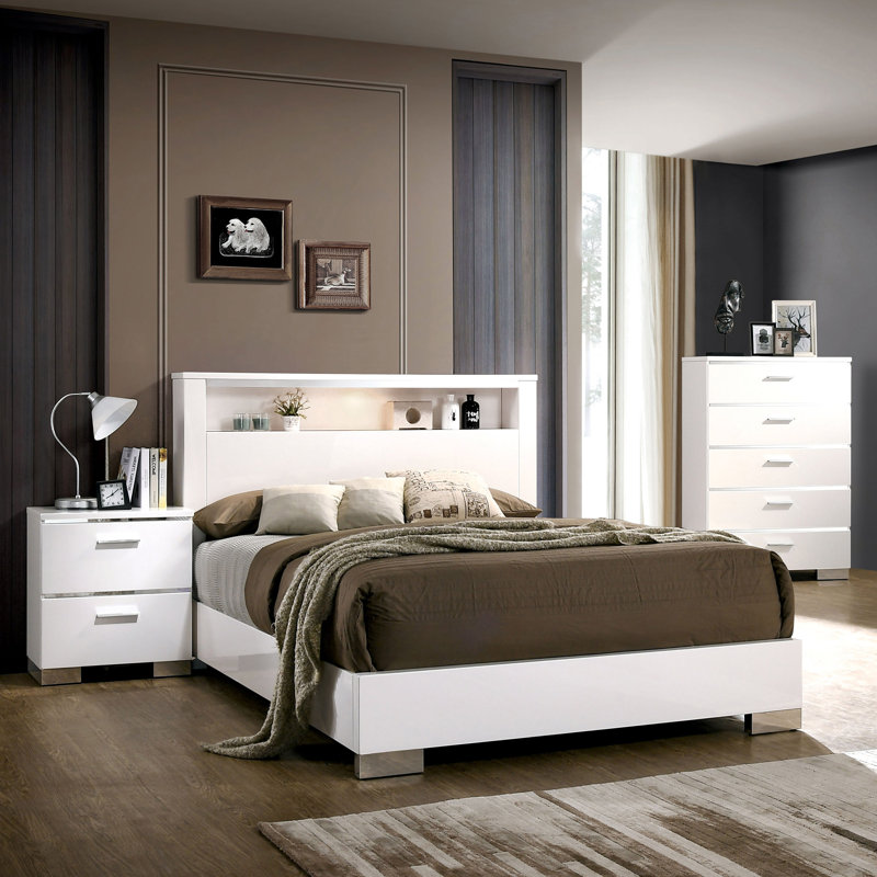 Ensemble de chambre à coucher 3 pièces Donnellson, Très grand californien, 3 Pcs: Bed, Nightstand, Chest