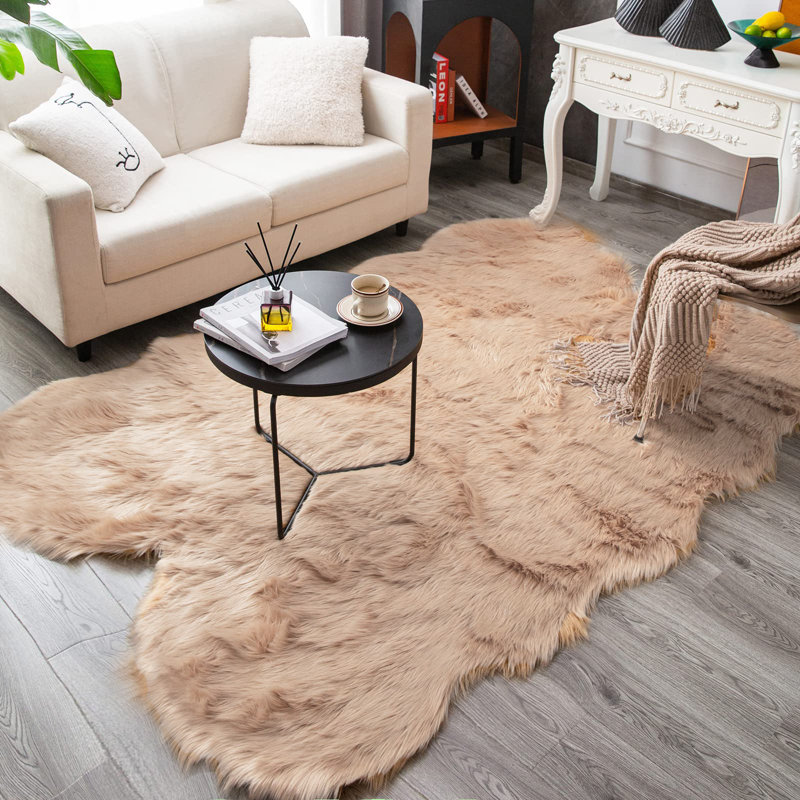 Lechelle Faux Sheepskin Indoor Rug, Novelty 4' x 6'