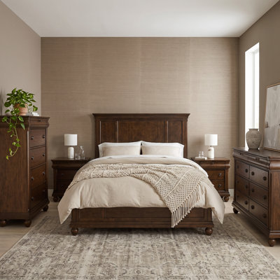 Lenny Astryd 5 Piece Bedroom Set
