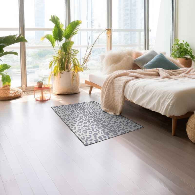 Gray 5' x 7' Synthetic Flat Woven Washable Rug