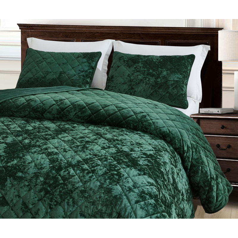 Forest Green Queen Velvet Quilt Set with Reversible Shams