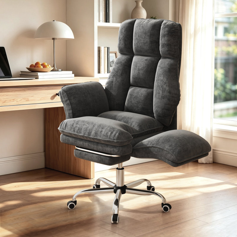 Chaise de bureau grande taille, avec accoudoirs rabattables, assise croisée et repose-pieds, inclinable à 155°, idéale pour les animaux et les personnes à mobilité réduite.