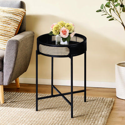 Table de bout noire avec plateau en bois - conception ronde et pieds en métal pour l'ambiance de la chambre à coucher, plateau supérieur additionnel, cadre de surface