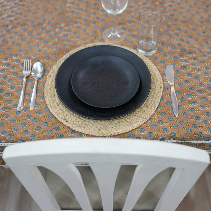 Couverture de table Earthy Blossom Hand Block, Tulsi Buti, brun, L 60 po x L 90 po