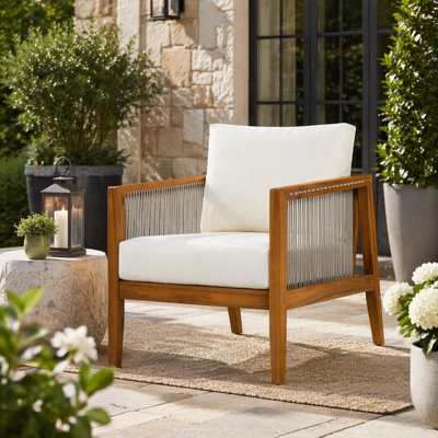 Fauteuil club d'extérieur (ensemble de 1), structure en bois d'acacia avec dossier en corde, coussins beiges hydrofuges pour patio / cour arrière / terrasse, finition teck