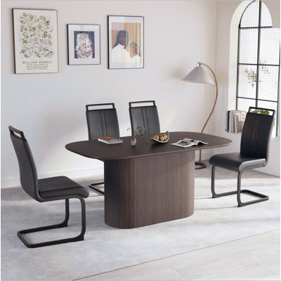 Ensemble de table de salle à manger en bois aggloméré 63 po et 63 po de style médiéval moderne brun. Assemblez l'ensemble de chaises de bureau et de pieds en métal noir, convenant à la maison et à la cuisine