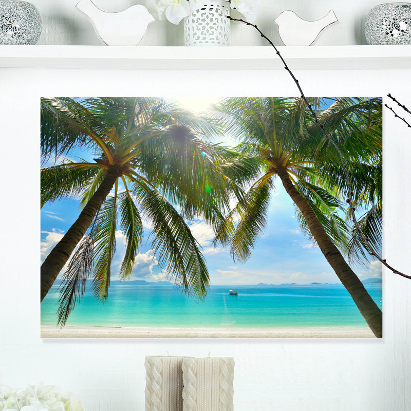 Palmier suspendu sur une plage de sable blanc - reproduction de photo sur toile tendue, H 16 po x l 32 po x P 1 po