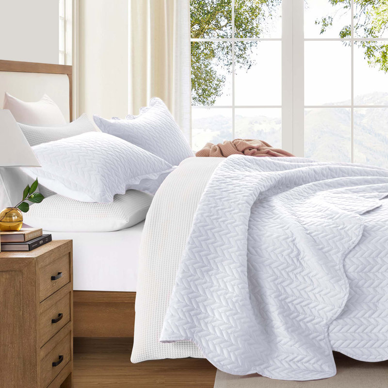 Embossed Microfiber Quilt Coverlet Set, White, Twin ( 66 Inc x 86 Inc )