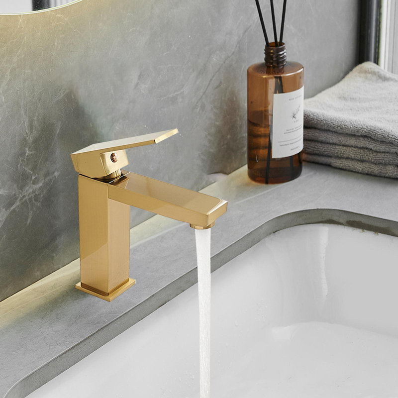 Single Hole Single-Handle Bathroom Faucet, Brushed Gold