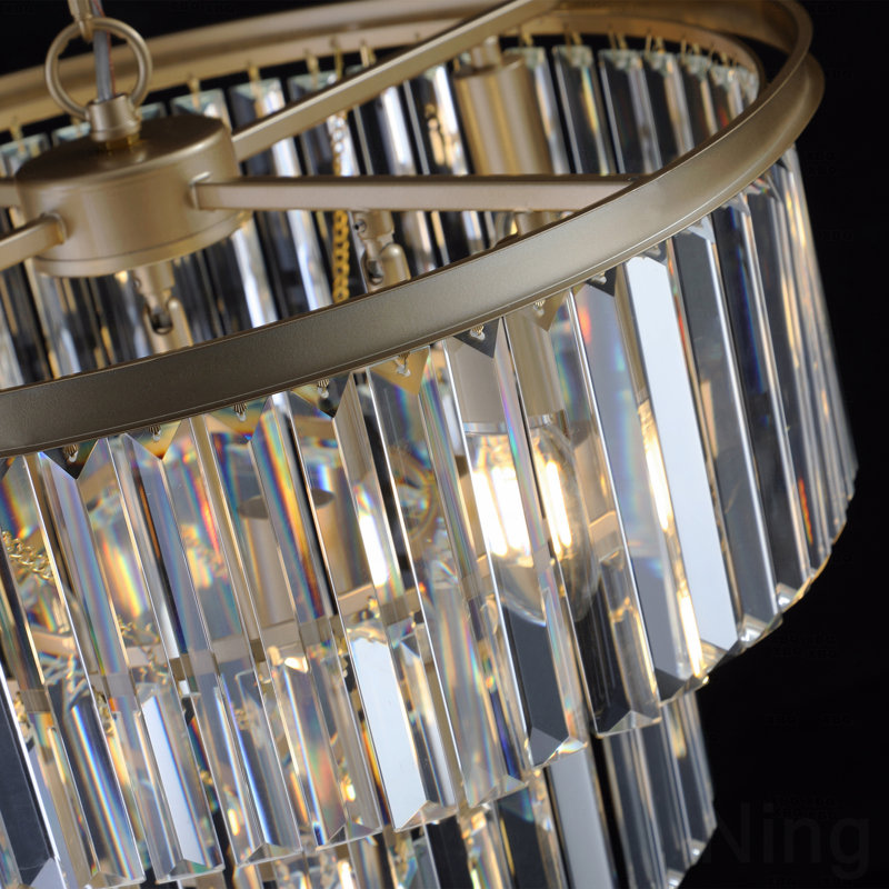 Lustre - cristal de style moderne 20 po avec finition en finition dorée - élégant luminaire suspendu à 7 lumières avec brins de cristal à 3 niveaux