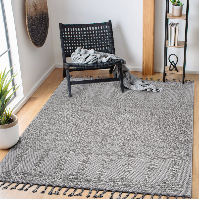 Traditional Indoor/Outdoor Area Rug