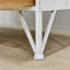 Blanc + vitrines en bois massif Burlywood