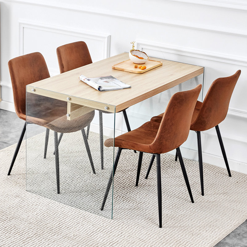 Ensemble de table et de chaises. Table basse en panneau de fibres à densité moyenne à texture bois - renforcé avec des pieds en verre trempé.