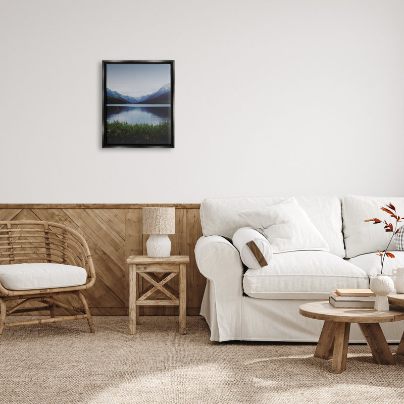 «Dark Mountain Landscape» par Annie Bailey - reproduction, Cadre flottant noir de jais, H 21 po x l 17 po x P 1,7 po