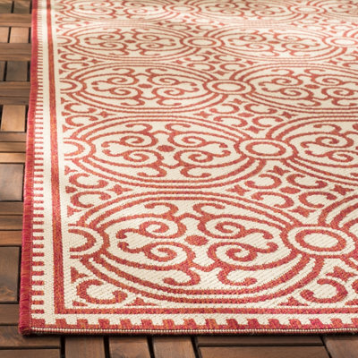Gilmore Geometric Hand Hooked Indoor / Outdoor Area Rug