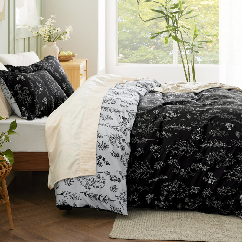 Bedsure Duvet Cover King Size - Reversible Duvet Cover Set with Zipper Closure, 3 Pieces Floral Patterned Bedding Set, Black