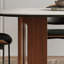 Table de salle à manger moderne et minimaliste-598530189