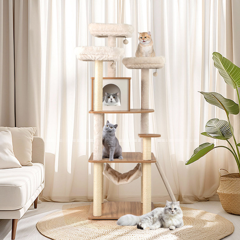 Tour à chat 68 po avec 3 poteaux et rampe en sisal