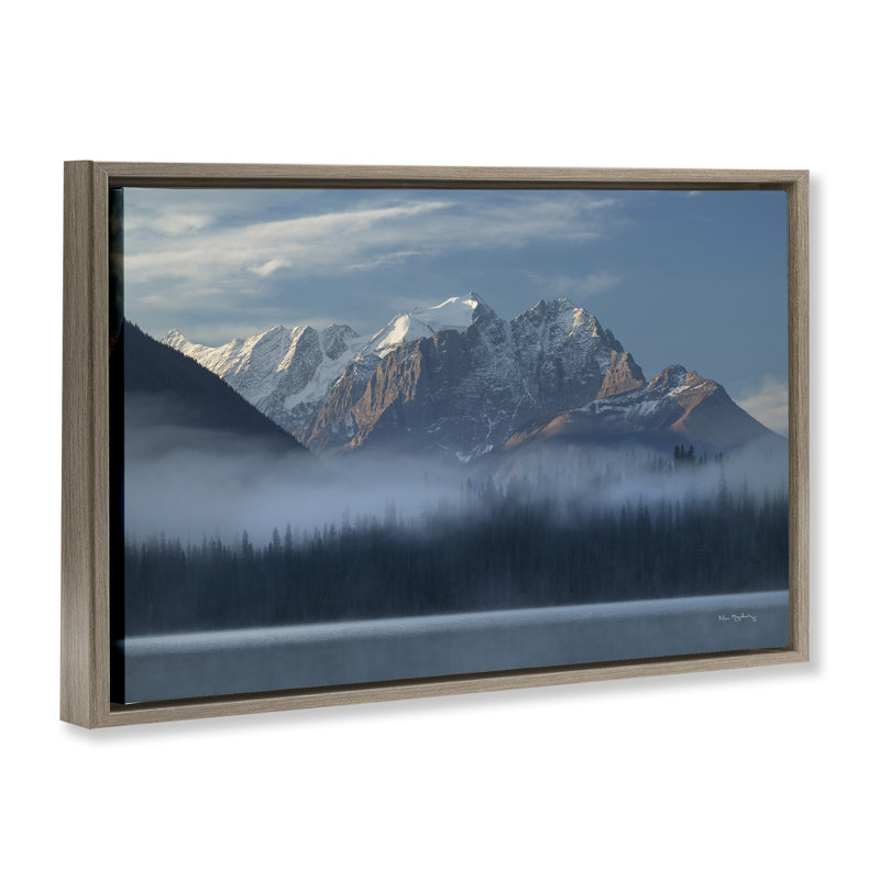  «Lake & Mountain Floater» par Alan Majchrowicz, H 17 po x l 25 po, Cadre flottant orme Montalcino