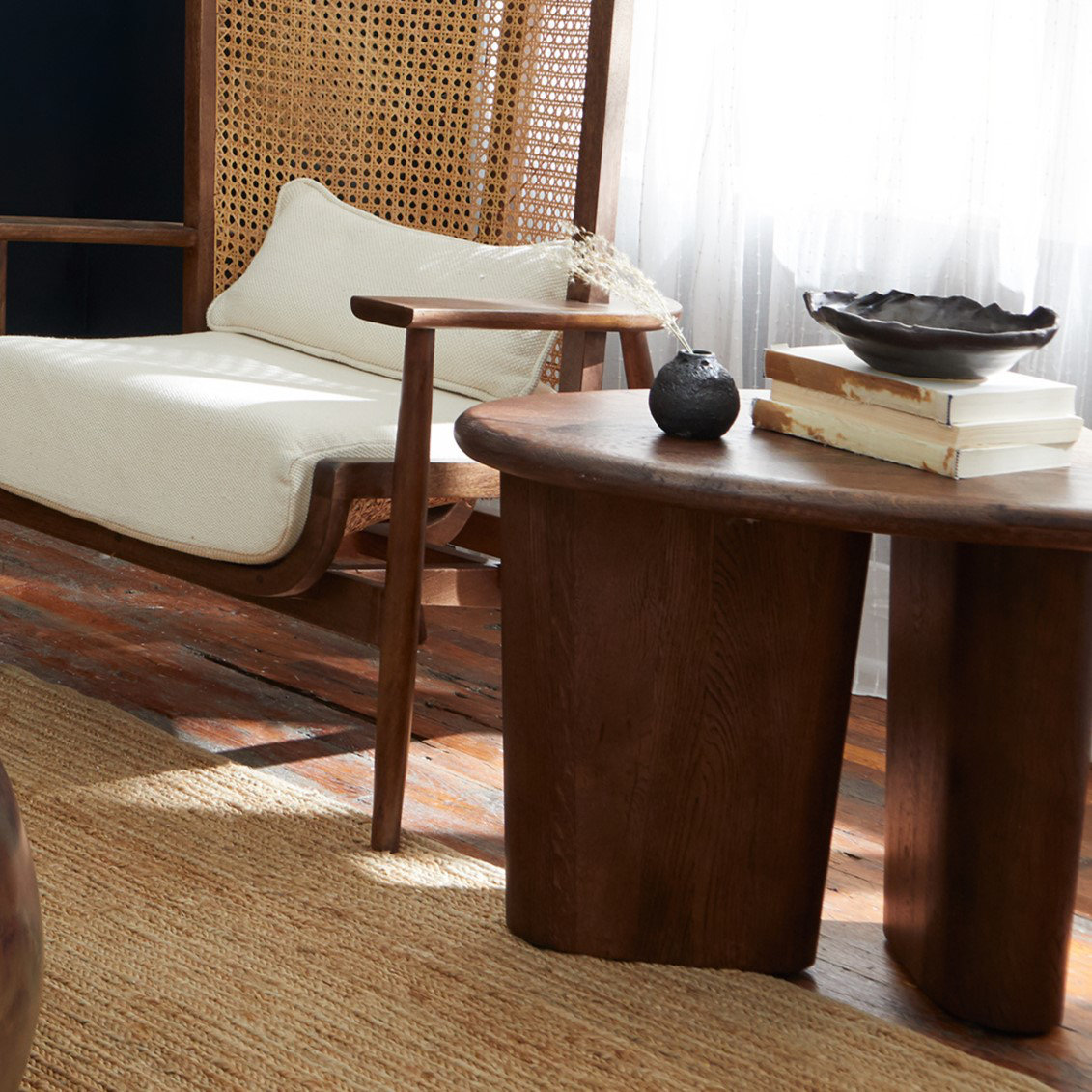 Hollins 26" Oak End Table