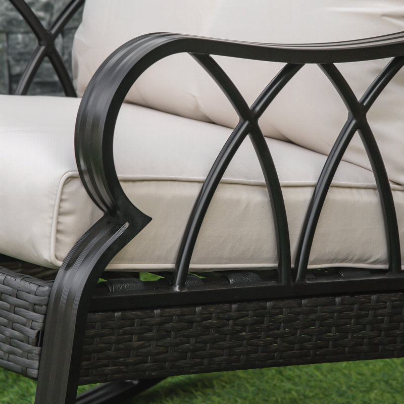 Chaise berçante pour l'extérieur en osier avec coussins rembourrés Outsunny