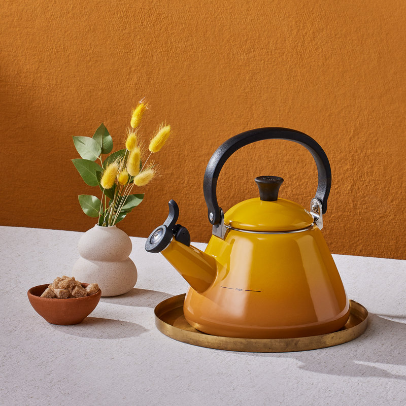 Le Creuset Kone Kettle with Fixed Whistle 1.6L, Nectar