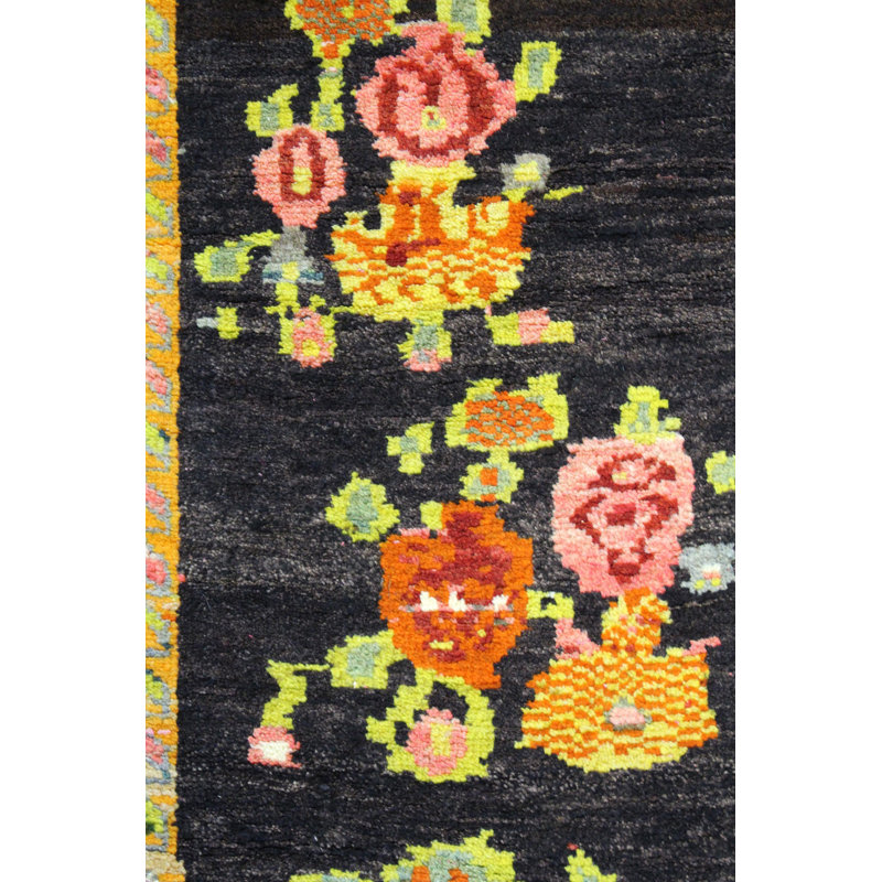 Tapis unique rouge de style pictural / framboise / chartreuse / noir de 5 pi 2 po x 7 pi 4 po Picabal Karabagh