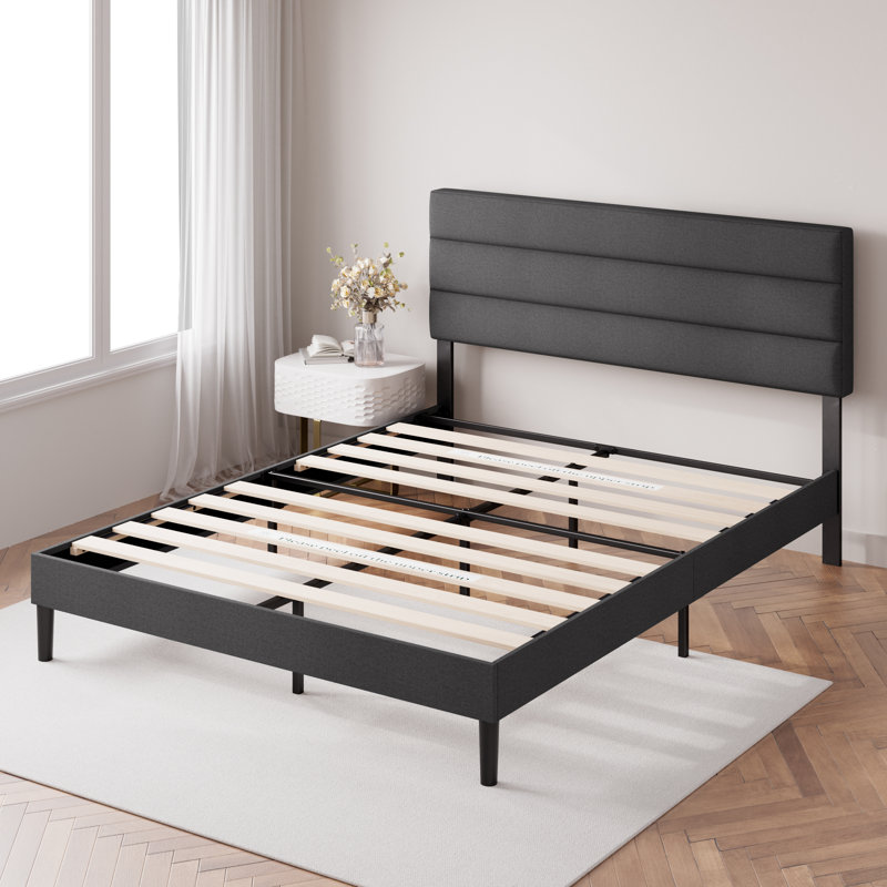 Lit plateforme tapissier à panneau horizontal Ussery, Grand, Gris