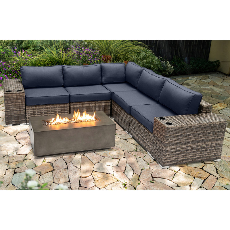 Ensemble de conversation modulaire 8 pièces avec coussins Sunbrella et foyer en béton Lsi, Bleu marine Sunbrella
