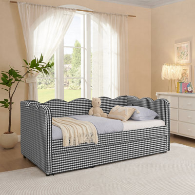 Cozy Gingham Daybed with Trundle
