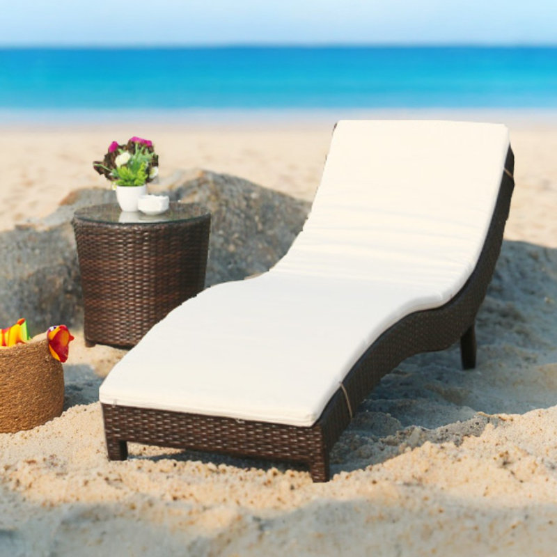 Chaise longue d'extérieur en rotin pour l'extérieur