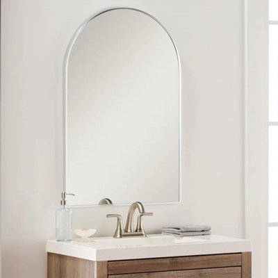 Miroir d'appoint à cadre en métal, miroir arqué Bathrrom pour mur