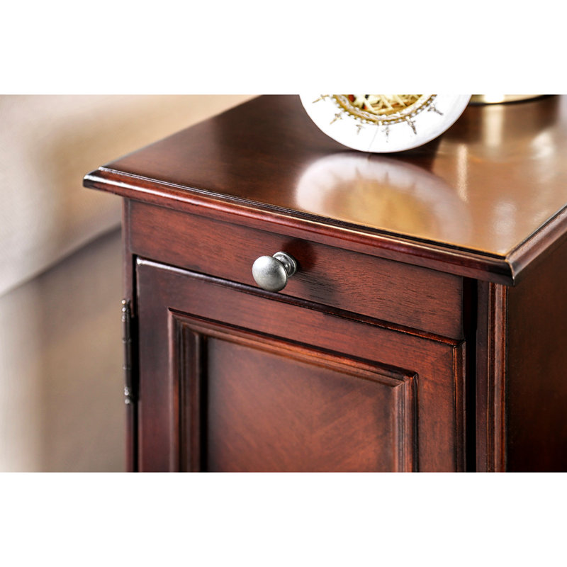 Table d'appoint en bois massif avec design transitionnel, finition cerisier, porte-gobelet coulissant, port intégré et armoire de rangement, prise de 24 po de hauteur, support
