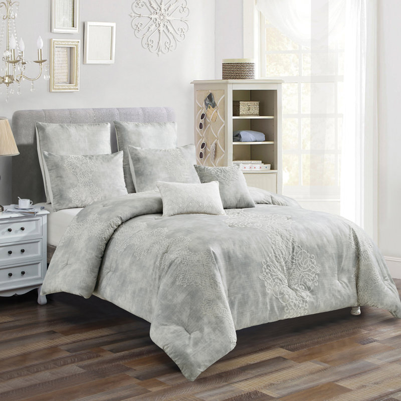 Ensemble d'édredon Indra, Grand édredon, 4 taies décoratives et 2 coussins