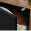 Armoire de rangement moderne avec tablettes réglables et rangement dissimulé, parfaite pour les espaces de vie organisés et élégants.