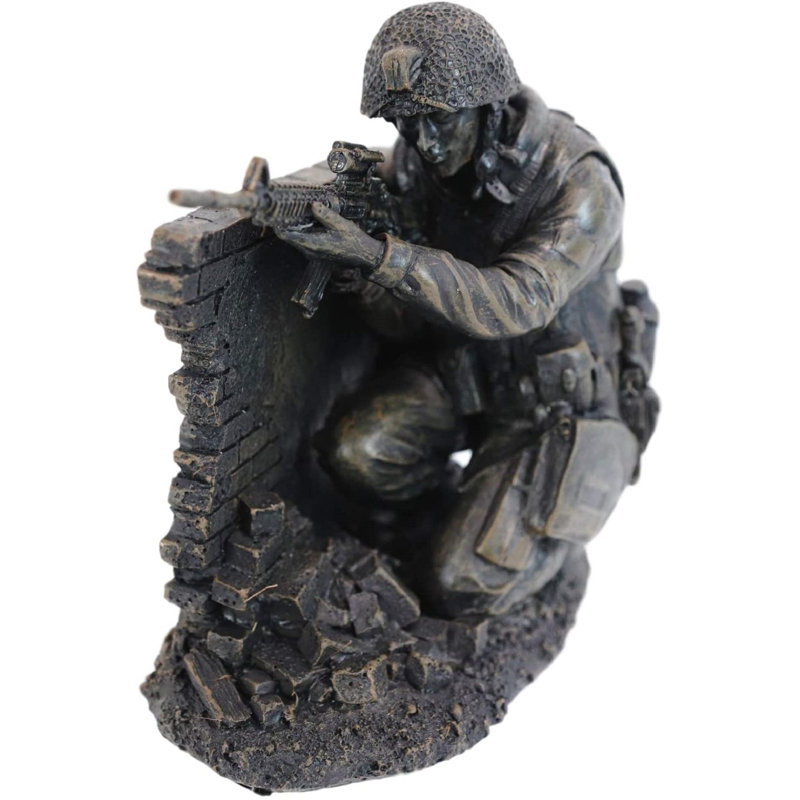 People Figurines & Sculptures