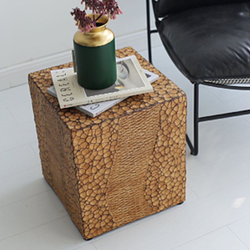 Table de bout en bois manufacturé moderne, Burlywood