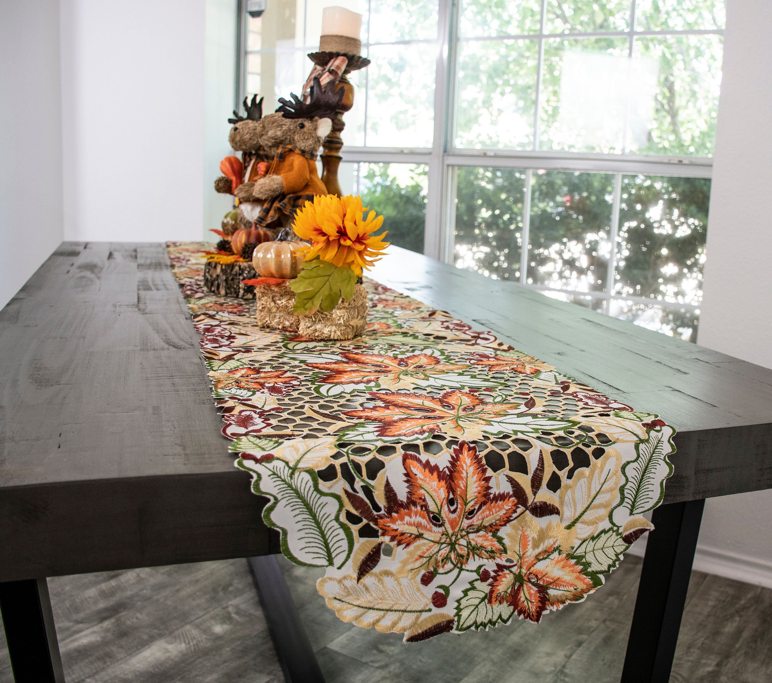 Winston Porter Jolliff Fall and Autumn Cutwork Colorful Maple Leaf