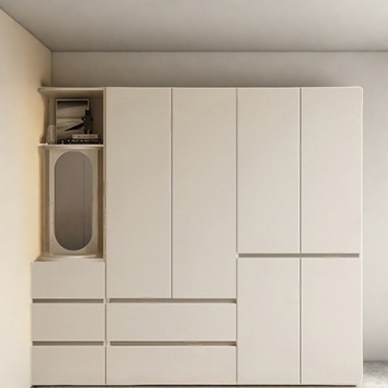 Garde-robe blanche simple et moderne