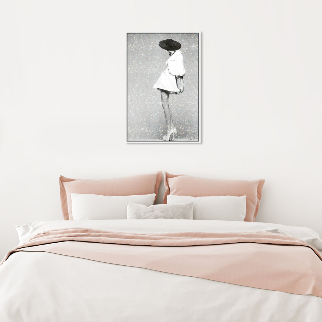 " Fashion And Glam Beauty Love Mina Runway " Oliver Gal Prints 