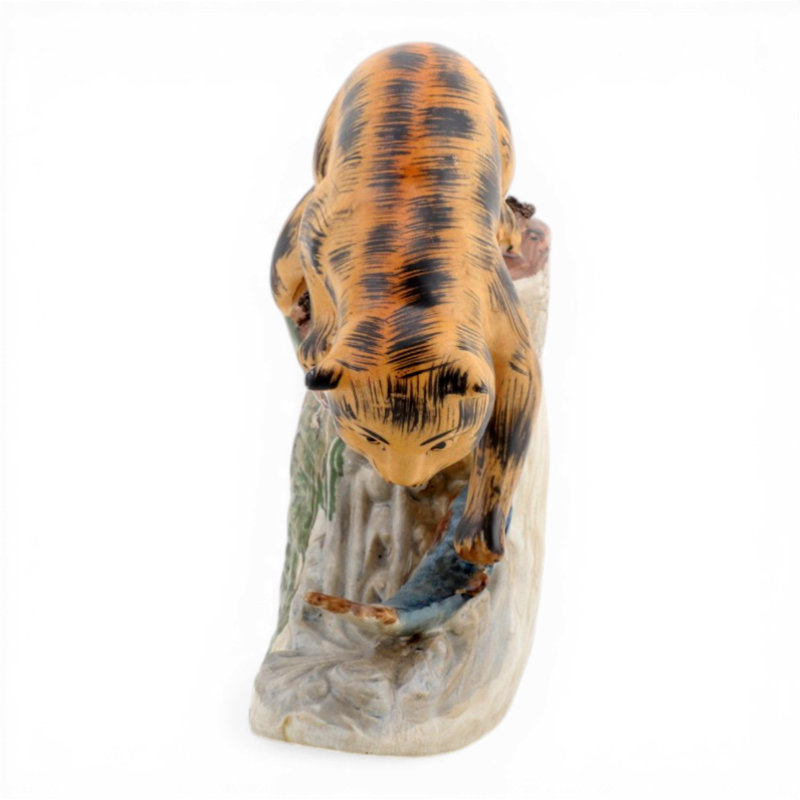 Cat Figurine Description