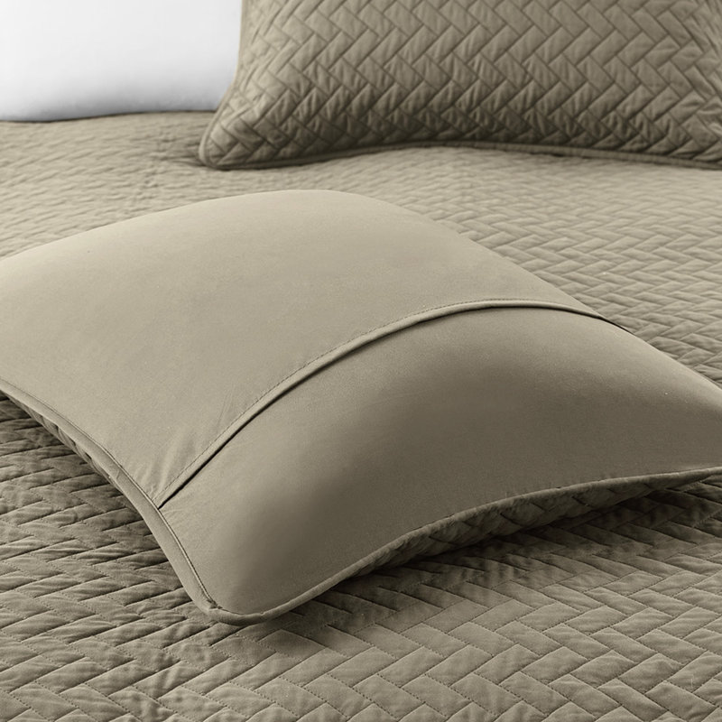 Courtepointe luxueuse 3 pièces de luxe en taupe - matelassage à chevrons pour une bonne nuit de sommeil