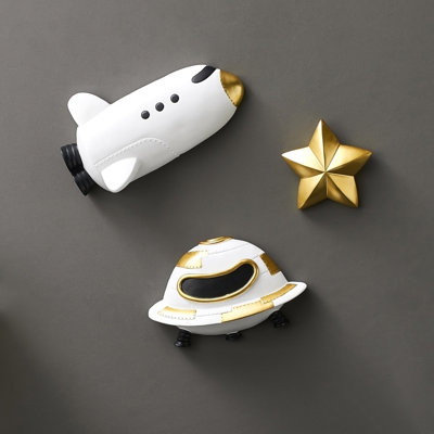 3Pcs Rocket Spaceship Outer Space Wall Decor, Cute Wall Sculptures For Boys Room Decor, Astronaut Galaxy Nursery Decor, 3D Wall Decor Outer Space Theme Bedroom Wall Decor For Kids Room Wall Decor
